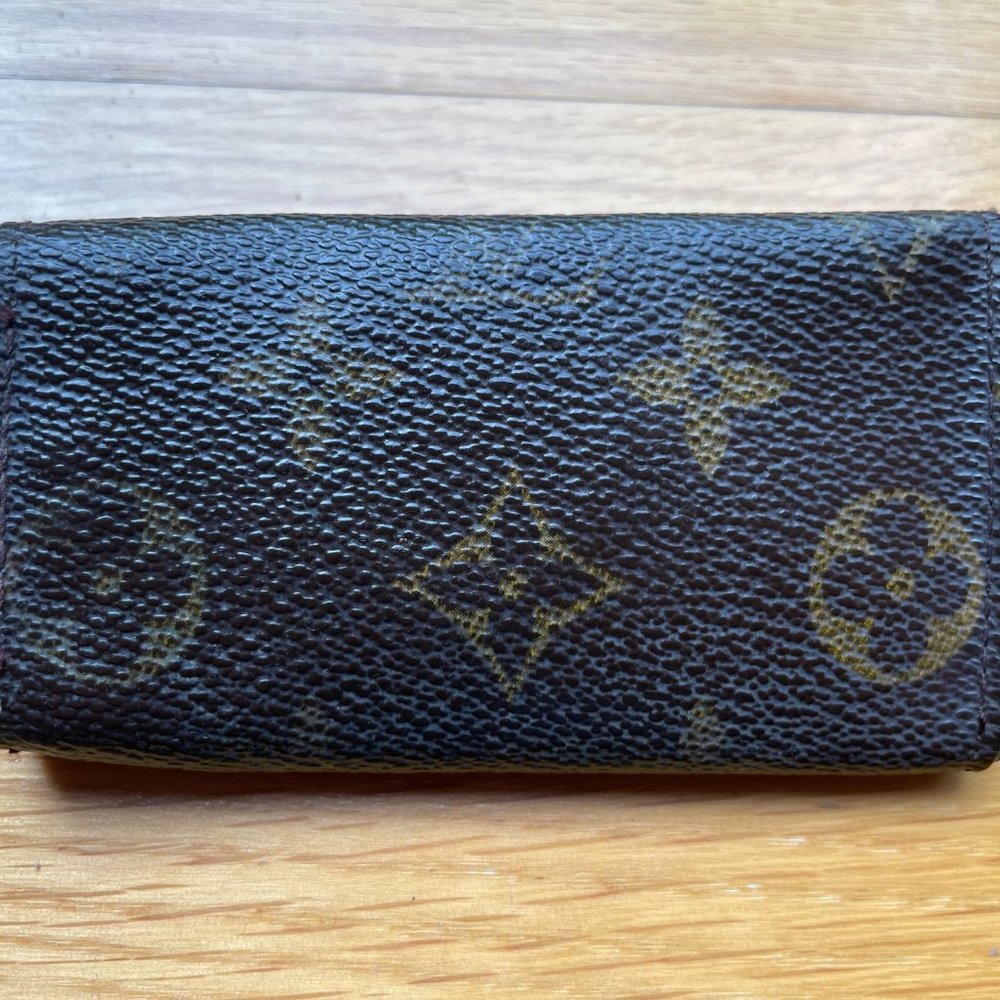 Louis Vuitton Key Keeper - image 2